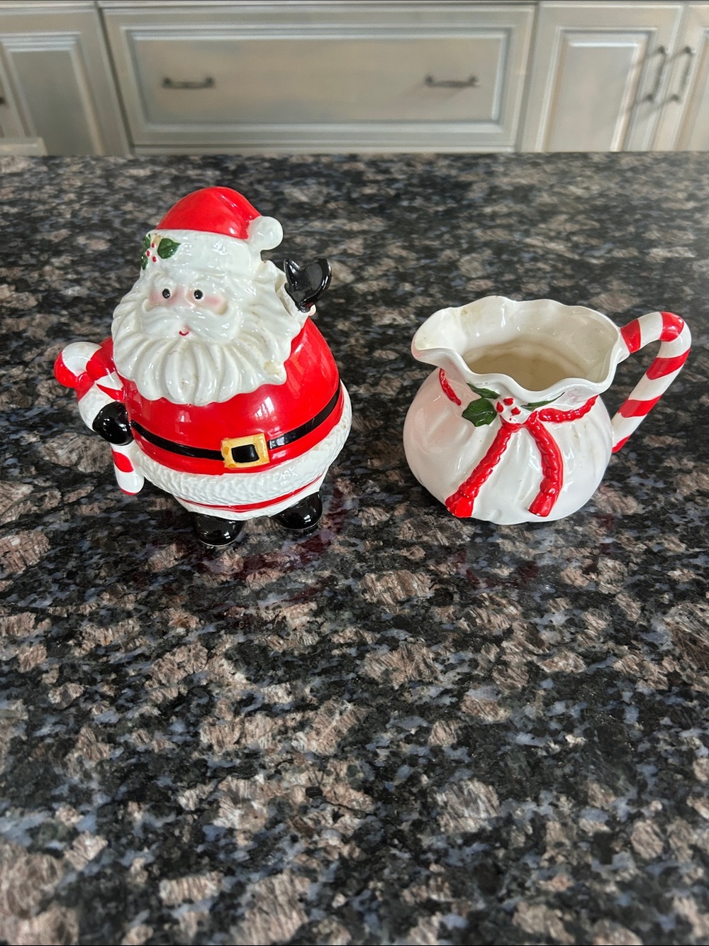 FITZ AND FLOYD VINTAGE CHRISTMAS MCM MID CENTURY SANTA CREAMER AND SUGAR